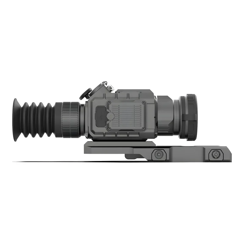 Прицел тепловизионный LZIRTEK Perun 650 x2.2/4.4/8.8/17.6, 640x512, D50 - вид слева в профиль на креплении