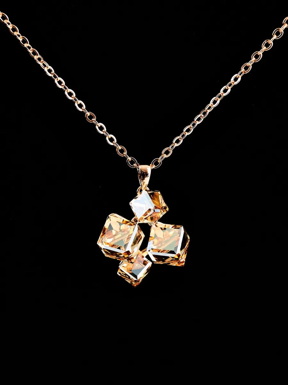Подвеска-ромб Мираж с кубиками Swarovski шампань