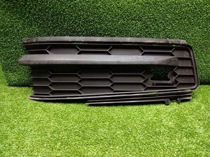 Решетка бампера левая Skoda Kodiaq (2016-2022)