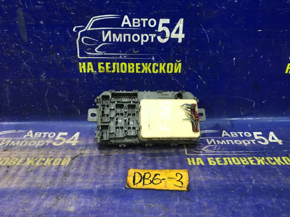 Блок предохранителей салонный Honda INTEGRA 2000