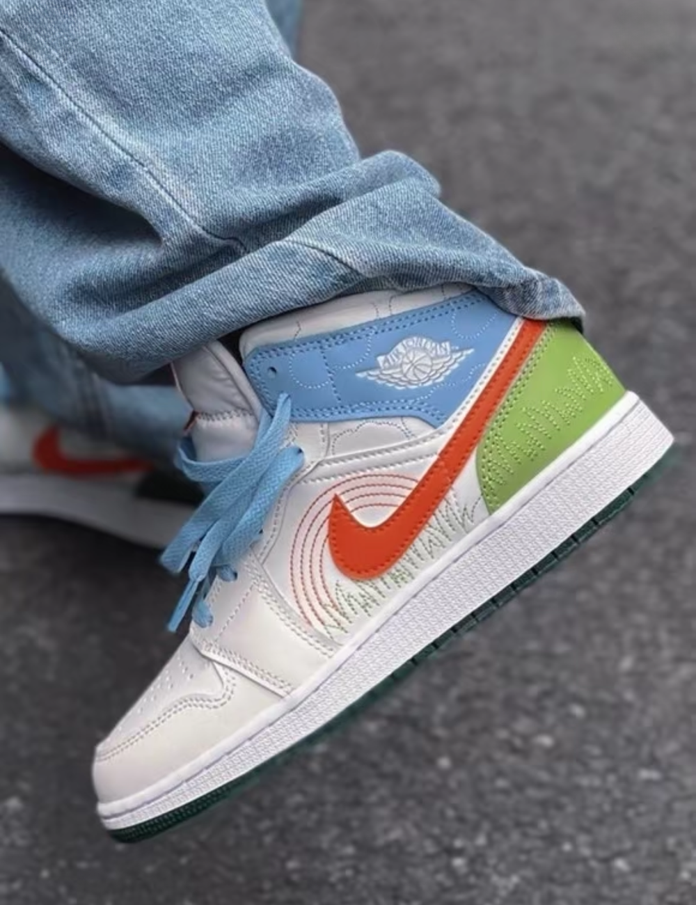 Кроссовки Air Jordan 1 Mid SE «Стич»