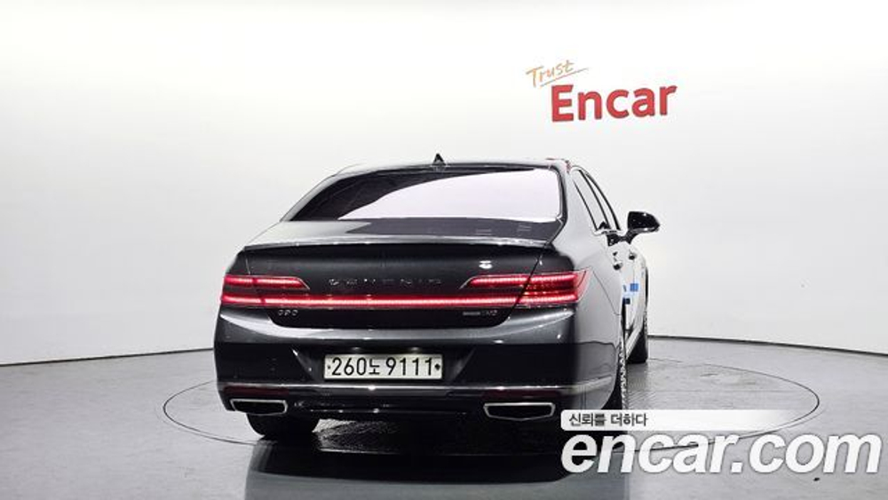 Genesis G90 5.0 AWD — 2019