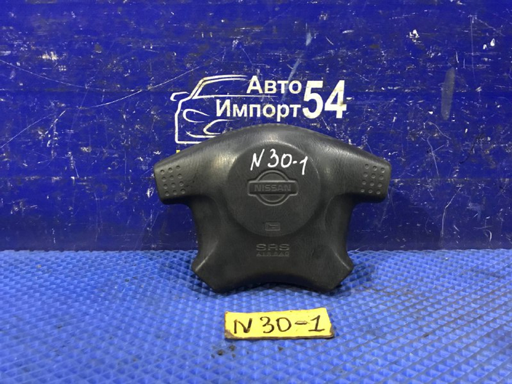 Подушка безопасности водительская NISSAN R’NESSA 1999