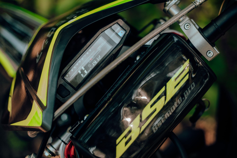 Z6 Neon Track