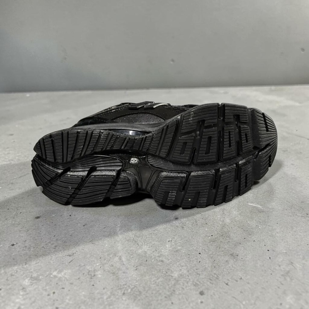 New Balance 1954R • Total Black