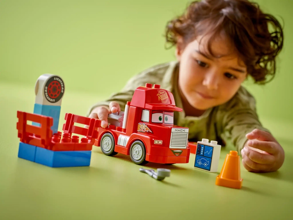 Конструктор LEGO Duplo 10417 Тачки: Мак на гонке