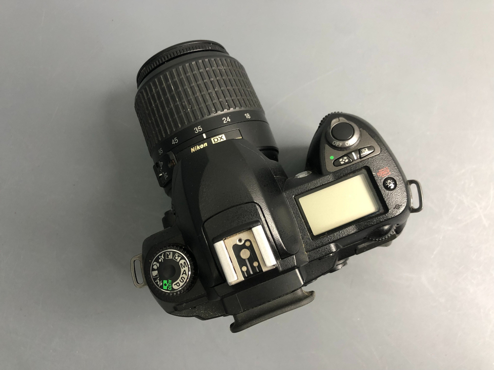 Nikon D70s kit 18-55mm 3.5-5.6G ED AF-S DX (46.000 кадров)