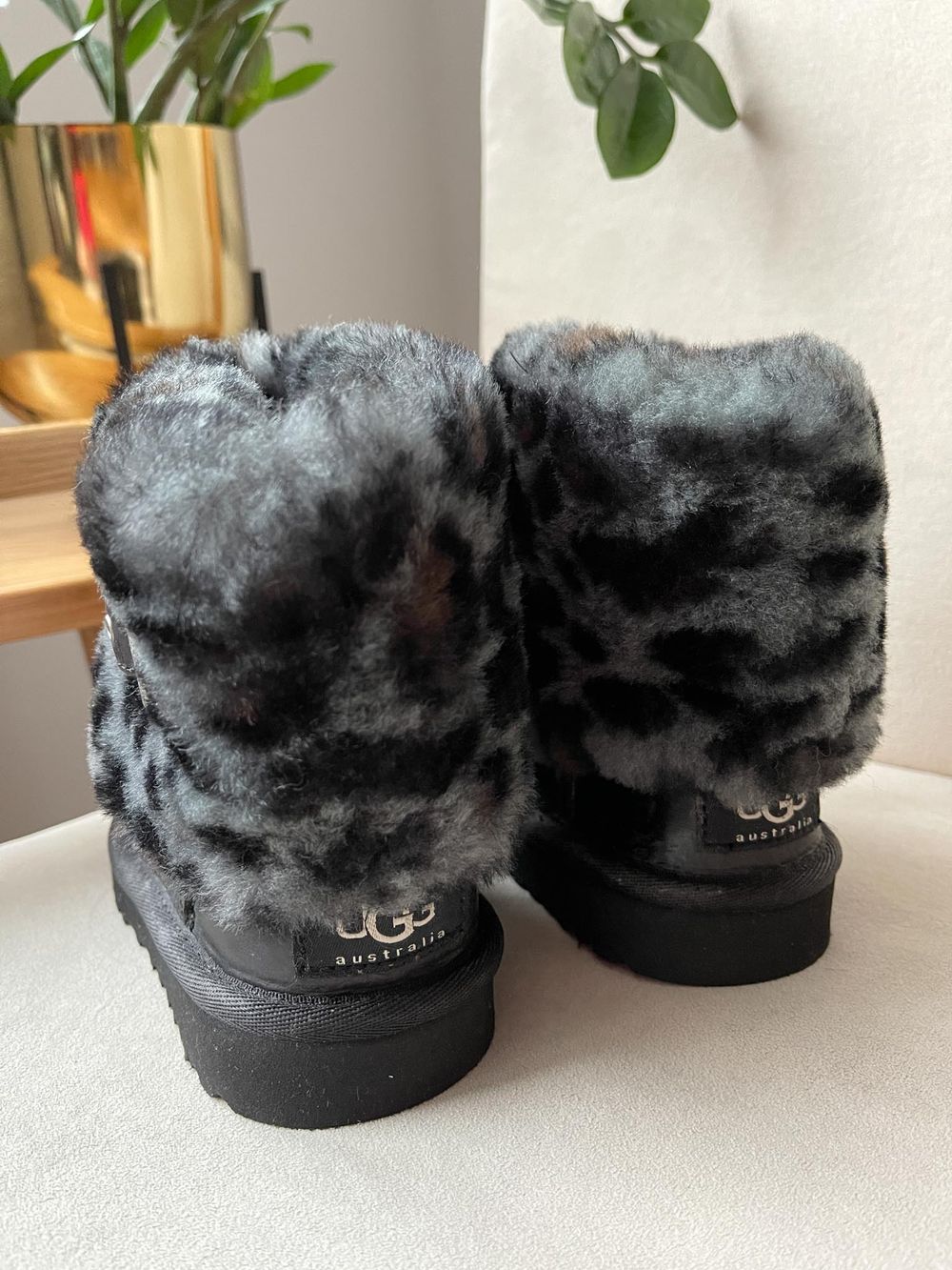 Новые сапоги Ugg, 27
