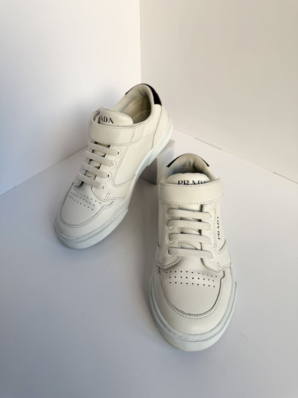 Кожаные кеды Prada, 33