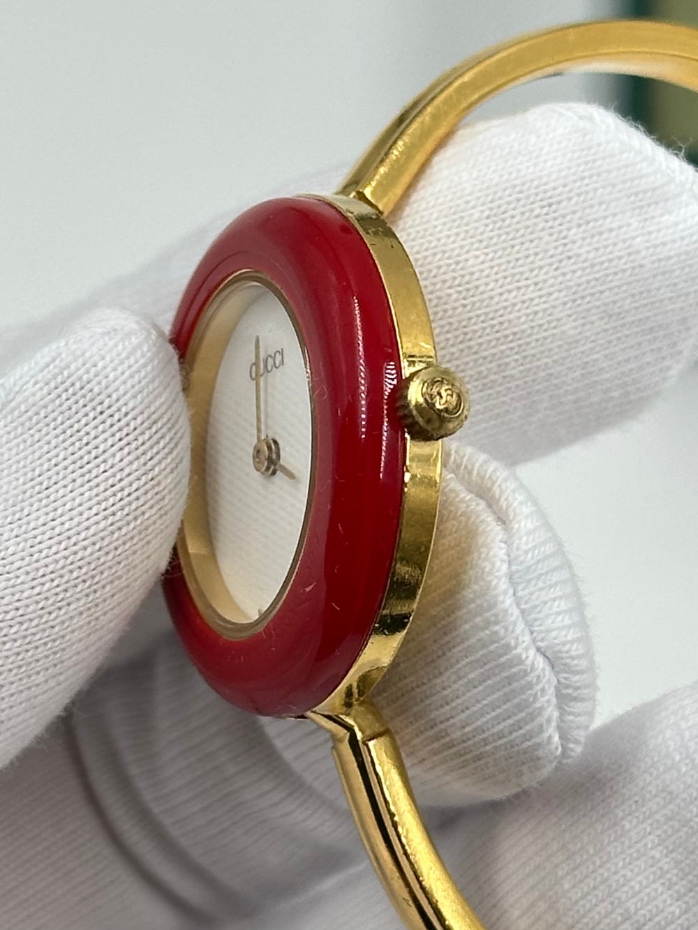 Часы со сменными безелями Gucci 11/12.2