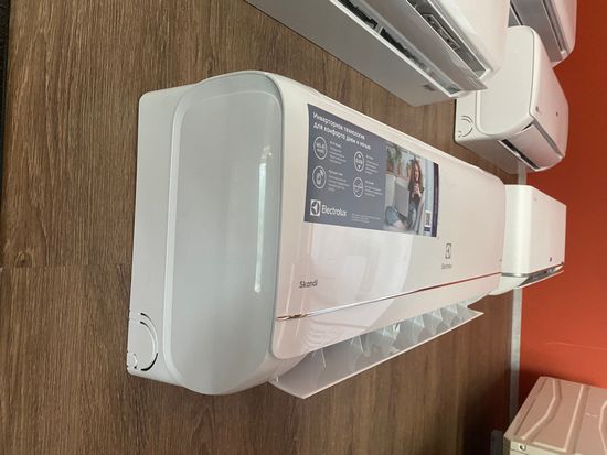 Сплит-система инверторного типа Electrolux Skandi DC EACS/I-12HSK/N3_24Y комплект