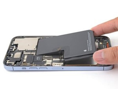 Замена аккумулятора iPhone 13 серии