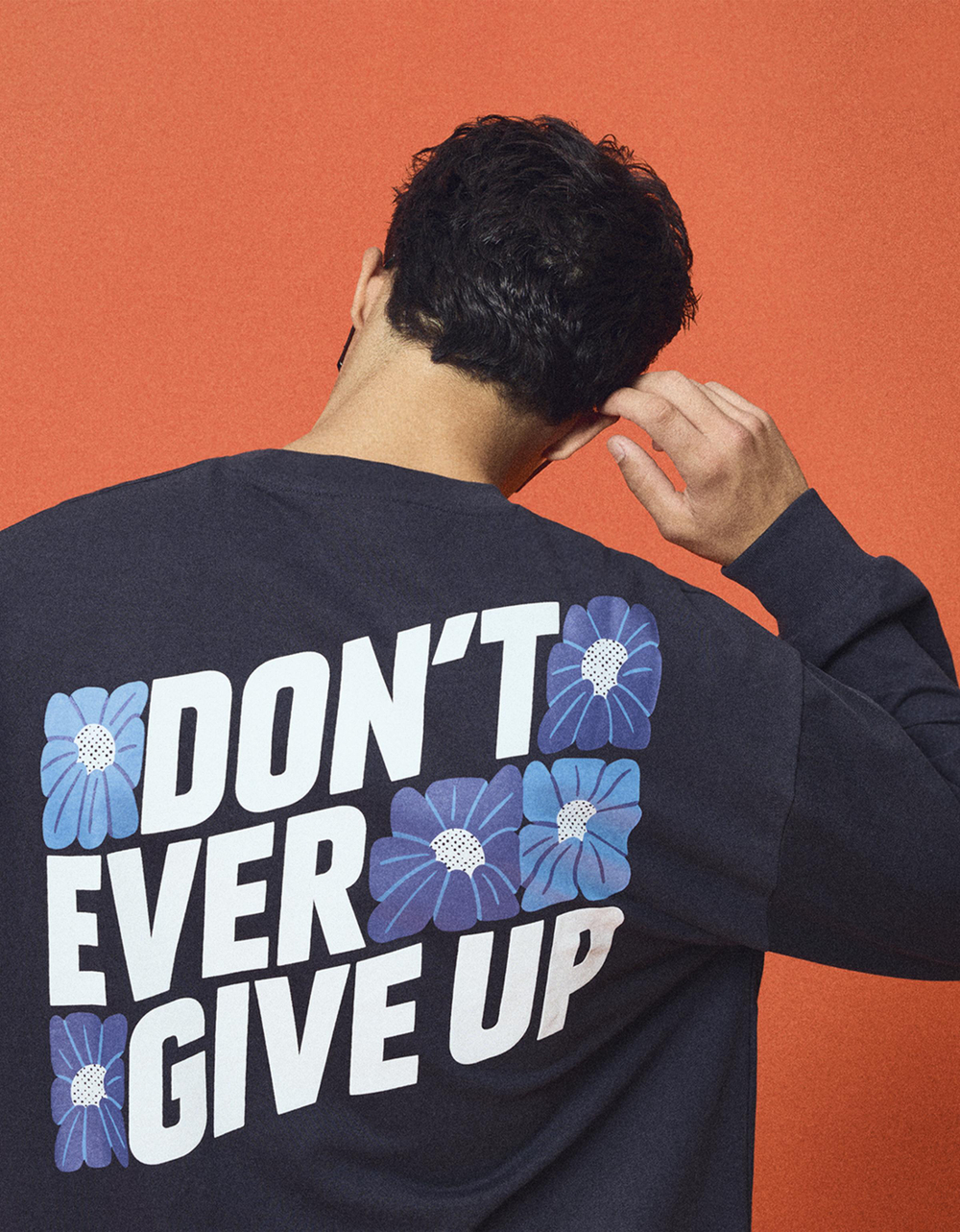 Мужской лонгслив NATHAN WALKER - BERSHKA