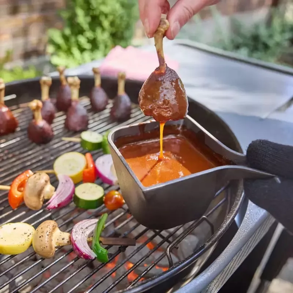 Угольный гриль Weber Performer Premium New 57 см, черный