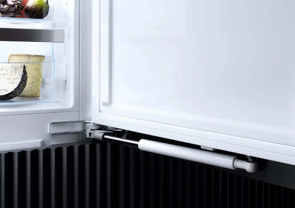 Встраиваемый морозильник Miele FNS 7740 D