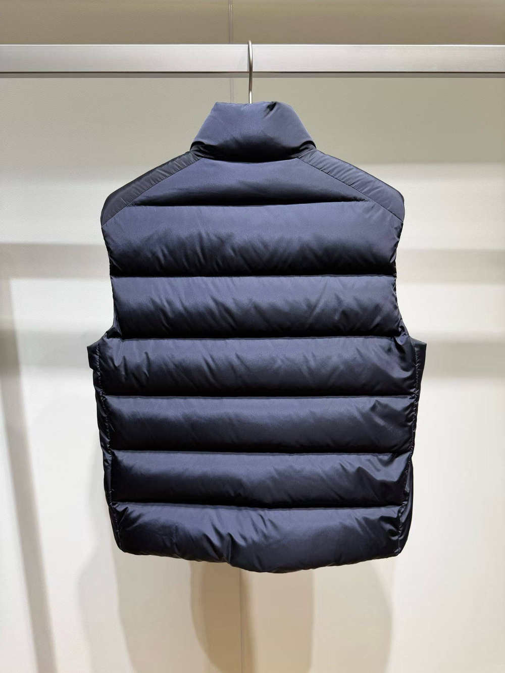 Пуховый жилет Prada