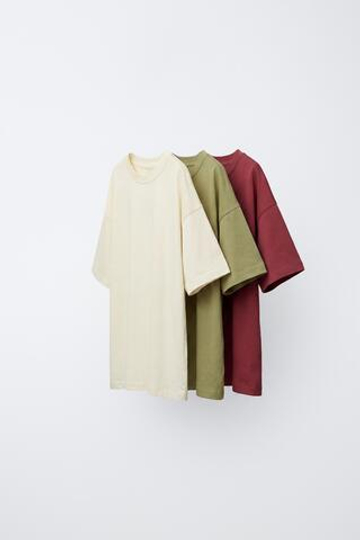 ZARA НАБОР ИЗ ТРЕХ ФУТБОЛОК: ОДНОТОННЫЕ И В ПОЛОСКУ, ФИСТАШКОВЫЙ
