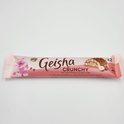 Fazer Батончик с воздушным рисом в шоколаде Geisha Crunchy с трюфельной начинкой, нугой и орехами 50 г (из Финляндии)