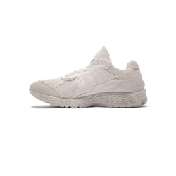 Гипсовая фигура New Balance 2002r by Nikita Trik "Bone White"
