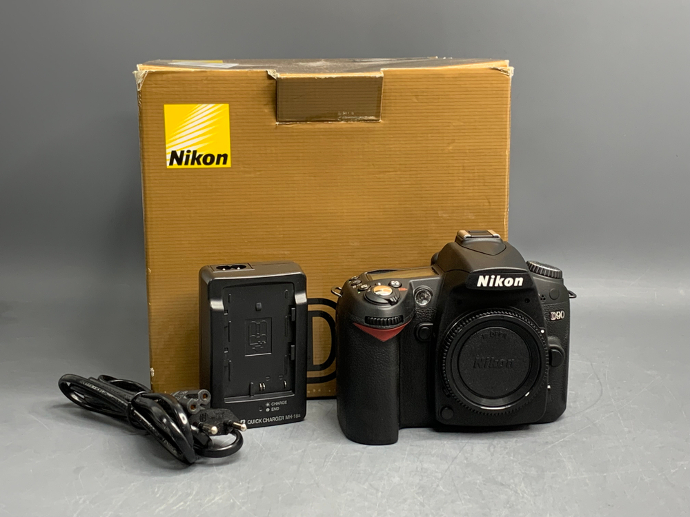 Nikon D90 Body 526 кадров