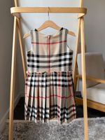 Платье Burberry, 110