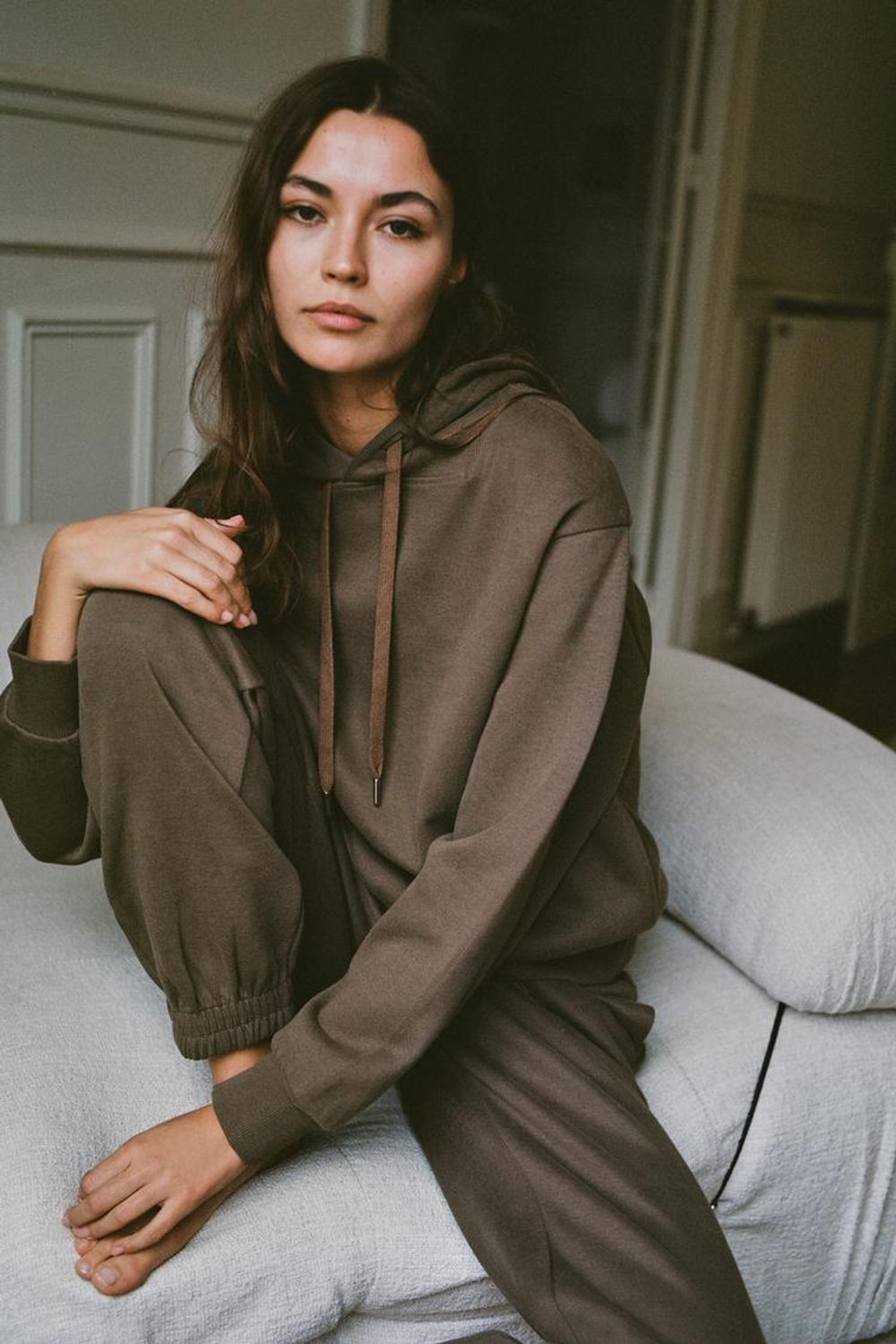 ZARA БАЗОВЫЕ БРЮКИ С МАНЖЕТАМИ, ТЕМНЫЙ СЕРО-КОРИЧНЕВЫЙ