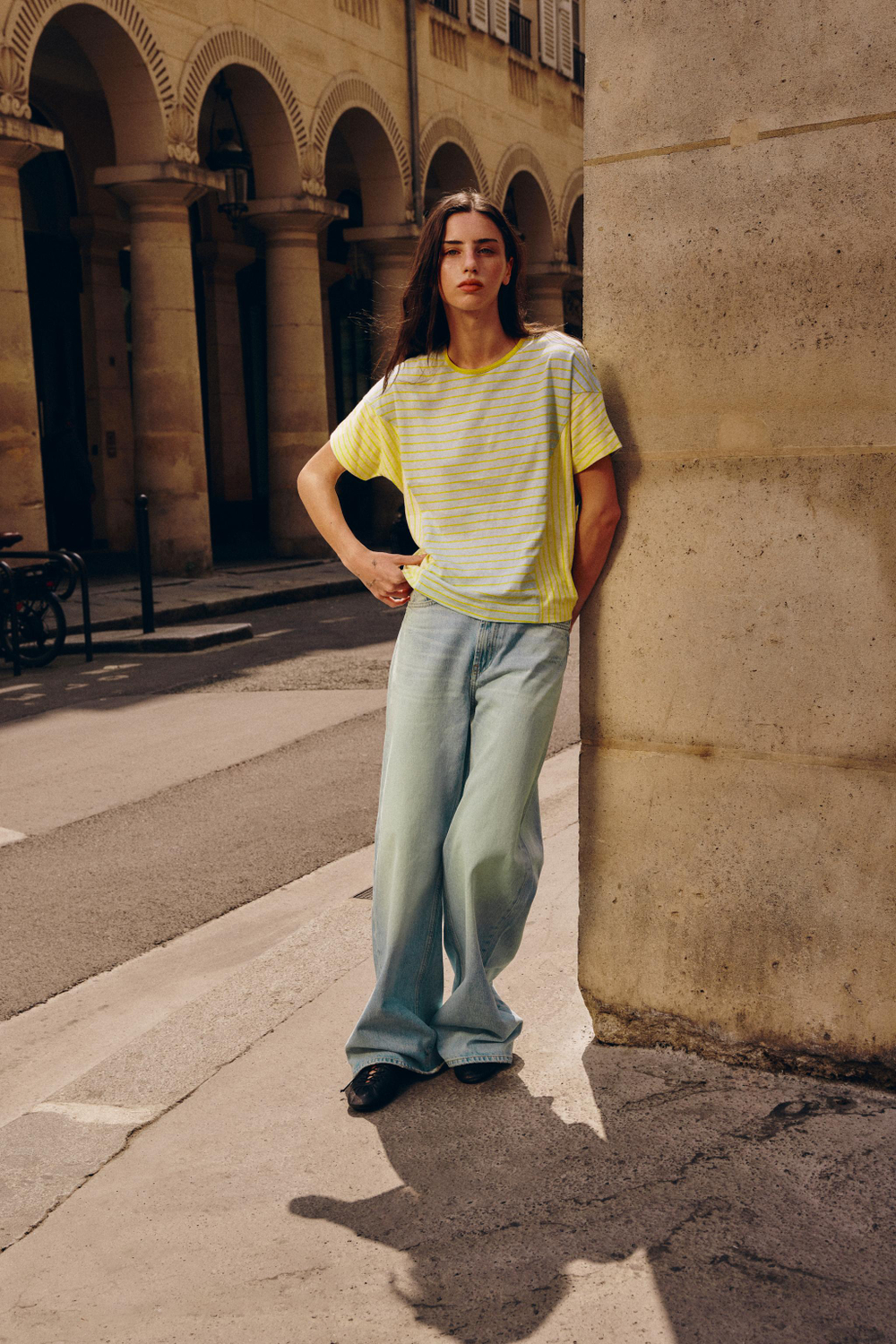 ХЛОПКОВАЯ ФУТБОЛКА В ПОЛОСКУ С ЛЬНОМ — ZARA