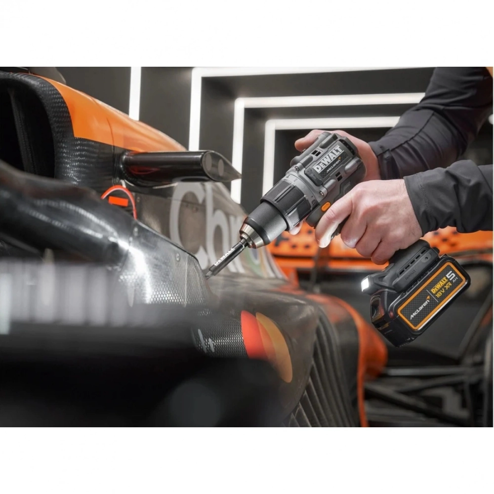 Дрель-шуруповерт DeWalt DCD85MM2T-QW