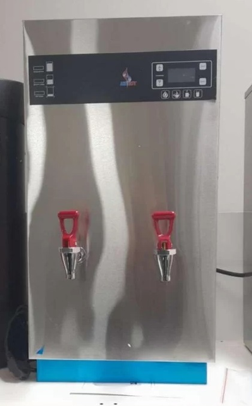 Кипятильник проточный Airhot CWB-60