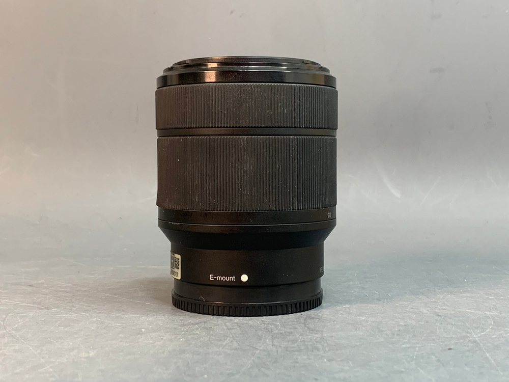 Sony FE 28-70mm f/3.5-5.6 OSS, царапки на передне линзе