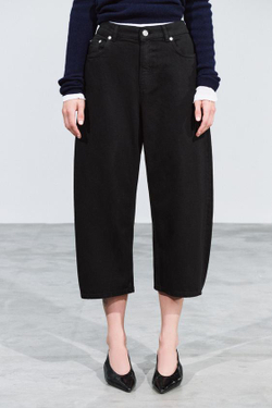ZARA ДЖИНСЫ КАПРИ BALLOON СО СРЕДНЕЙ ПОСАДКОЙ — ZW COLLECTION, ЧЕРНЫЙ