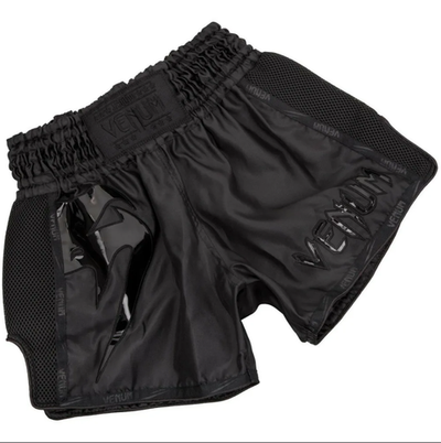 Шорты Muay Thai Venum Giant  черные