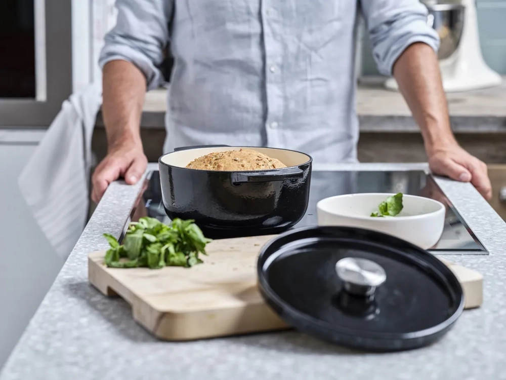 KitchenAid Чугунная кастрюля 22 см 3,3 л черная EAN 4894871009370