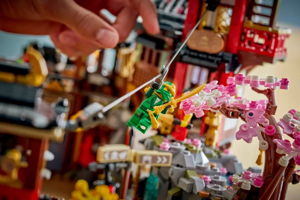 Конструктор LEGO Ninjago 71861 The Old Town 15th Anniversary