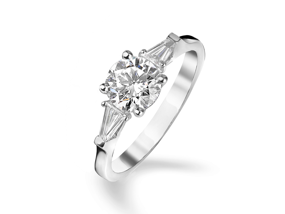 Помолвочное кольцо с бриллиантом 1.0 ct и багетами
