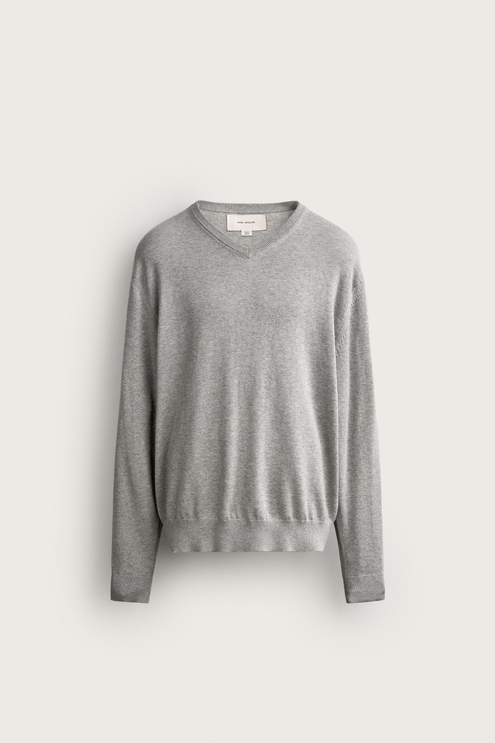 СВИТЕР КЛАССИЧЕСКОГО КРОЯ С V-ОБРАЗНЫМ ВЫРЕЗОМ — ZARA · 2893/304
