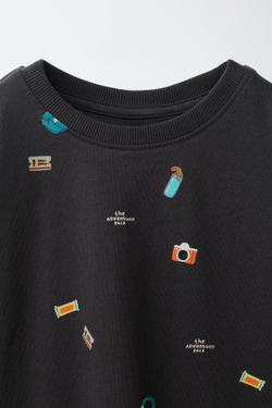 ZARA ФУТБОЛКА С ПРИНТОМ, АНТРАЦИТОВО-СЕРЫЙ