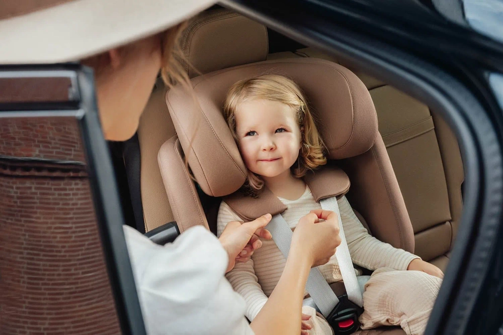 Автокресло 1/2/3 Britax Roemer ADVANSAFIX PRO Style Dusty Rose, от 15 месяцев до 12 лет, 9-36 кг, isofix, розовый