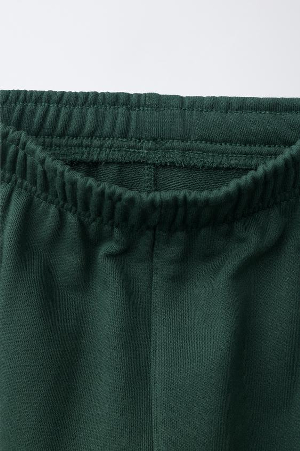 ZARA КОМПЛЕКТ ИЗ ТОЛСТОВКИ И БРЮК-ДЖОГГЕРОВ С ЛАМПАСАМИ, ЗЕЛЕНЫЙ