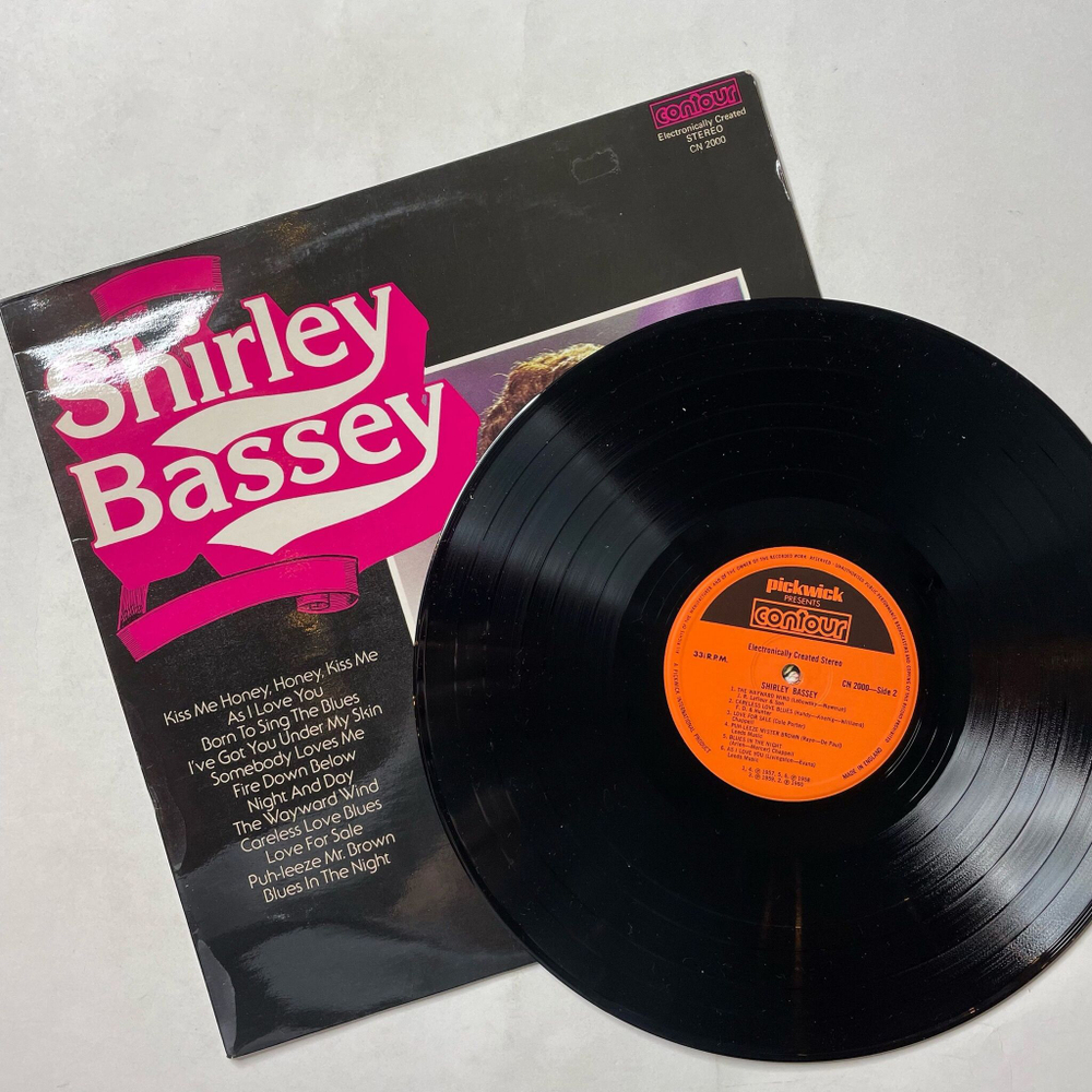 Винтажная виниловая пластинка LP Shirley Bassey (UK 1976)