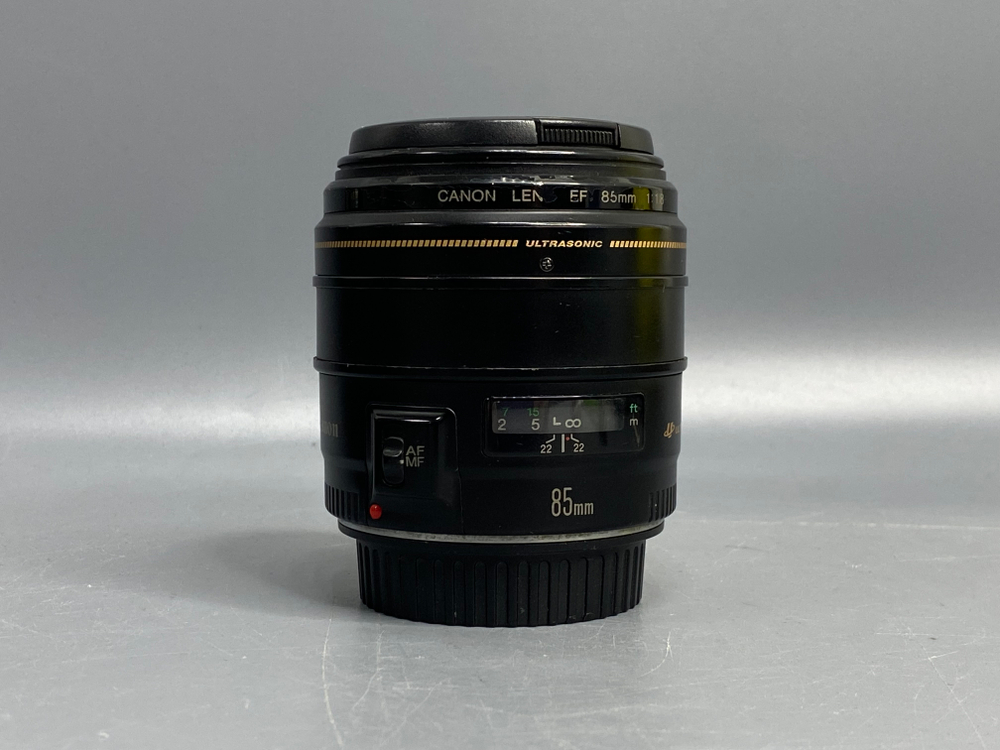 Canon EF 85mm 1.8 USM пылинки и царапки на передней линзе