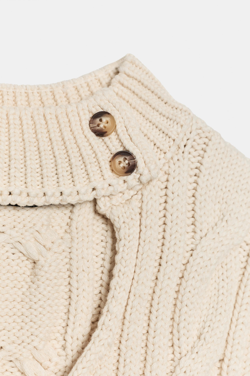ТРИКОТАЖНЫЙ ТОП КОСЬЮ С ВЫРЕЗОМ — ZARA