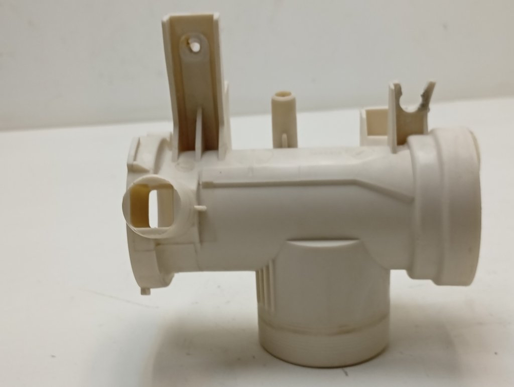 LS60840L кт54 Улитка сливного насоса для стиральной машины AEG 132531832 б/у