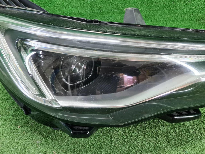 Фара правая Opel Grandland (2017-2021) LED