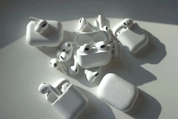 Беспроводные наушники Apple AirPods 3 Lightning Charging Case
