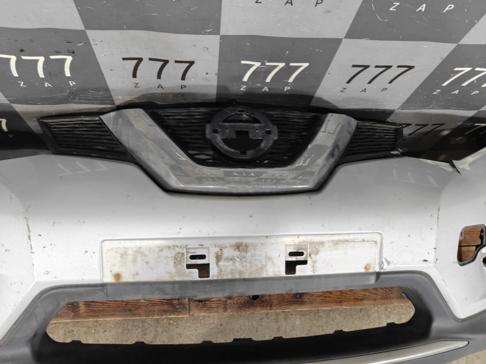 Бампер передний + решетка радиатора Nissan X-Trail 3 (T32) 13-19 Б/У Оригинал 620224CM3H