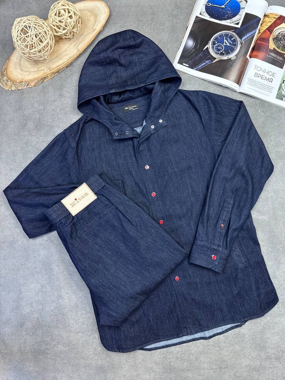 Джинсовый костюм Kiton
