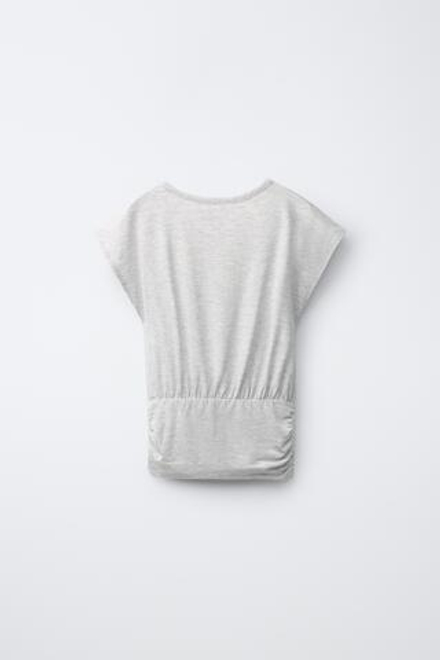 ZARA СТРУЯЩАЯСЯ ФУТБОЛКА С ПОЯСОМ, СЕРЫЙ МЕЛАНЖ