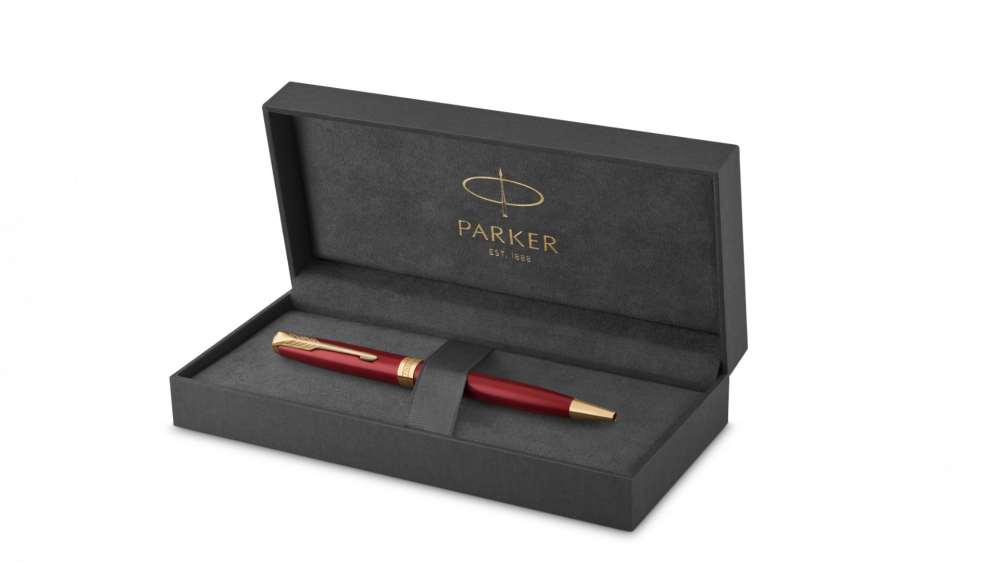 Шариковая ручка Parker Sonnet 1931476, Lacquer Intense Red GT, стержень: M, цвет чернил: black , в подарочной упаковке