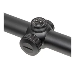 Прицел Gaut Quartz 3-9x50 AO, сетка 32, подсветка, 0.1 МIL - крупный план регулировки подсветки и поправок